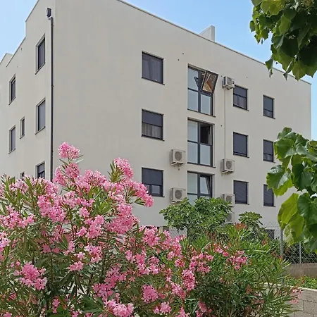 2 Bedroom Lovely In Lejlighed